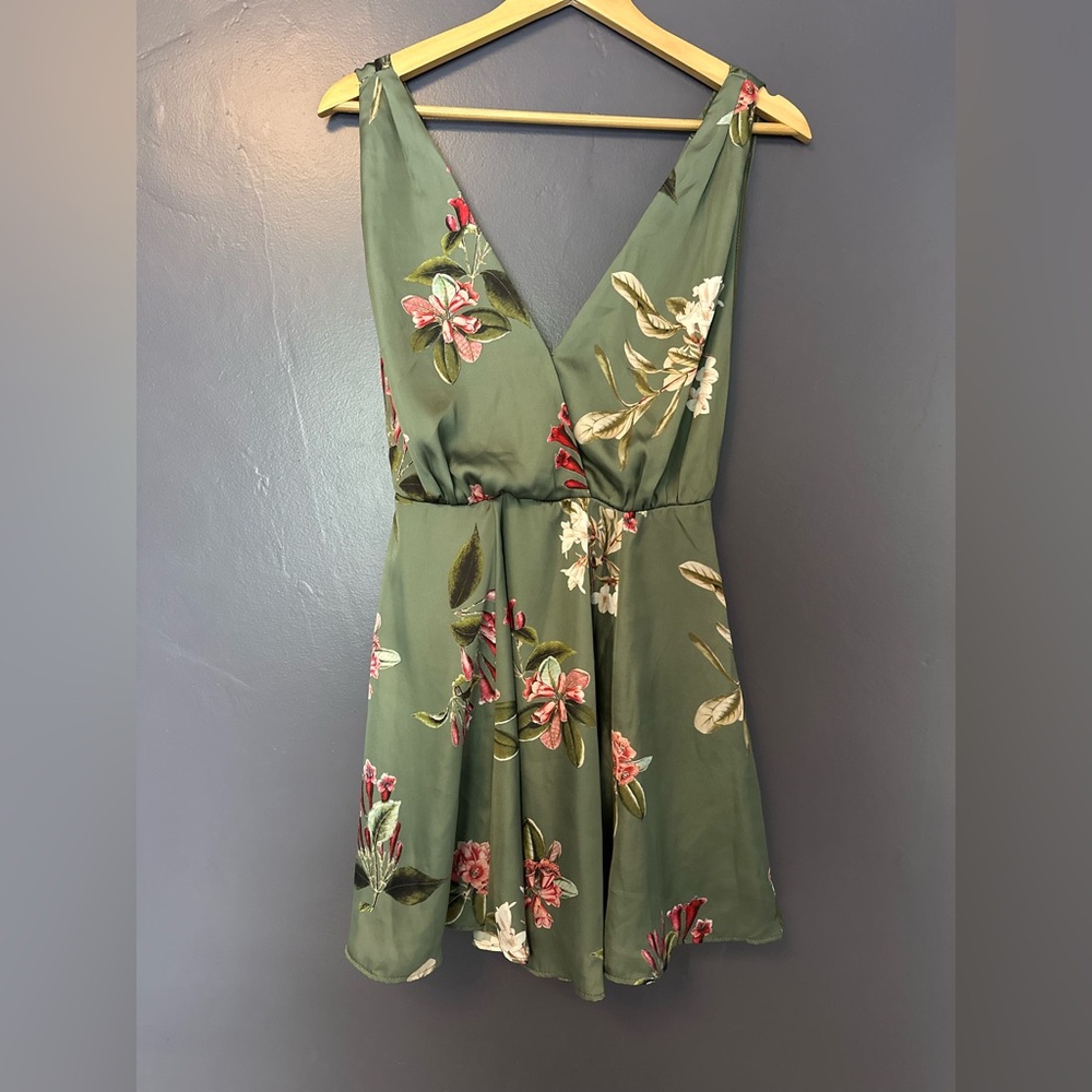 SHOW ME YOUR MUMU Sleeveless Floral Satin Corinne Mini Dress EUC Size XSmall